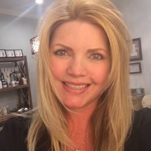 Meet your Posher, Debbie